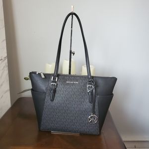 MK CHARLOTTE LG TOP ZIP TOTE BLACK LOGO